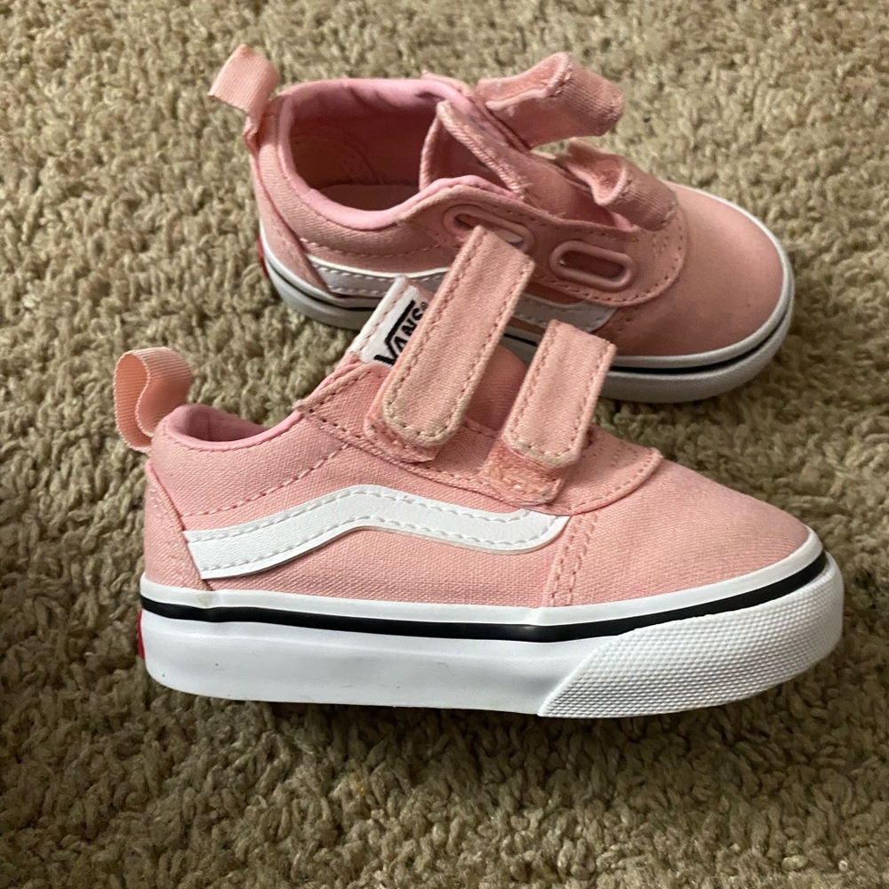 Vans 👟 for Infants 👶 SZ 5 Color Pink & White